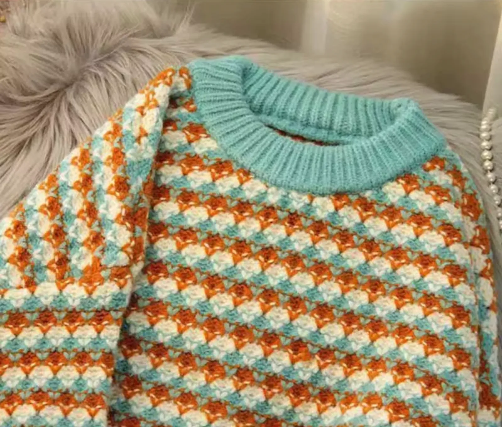 – Übergroßer gestreifter Pullover